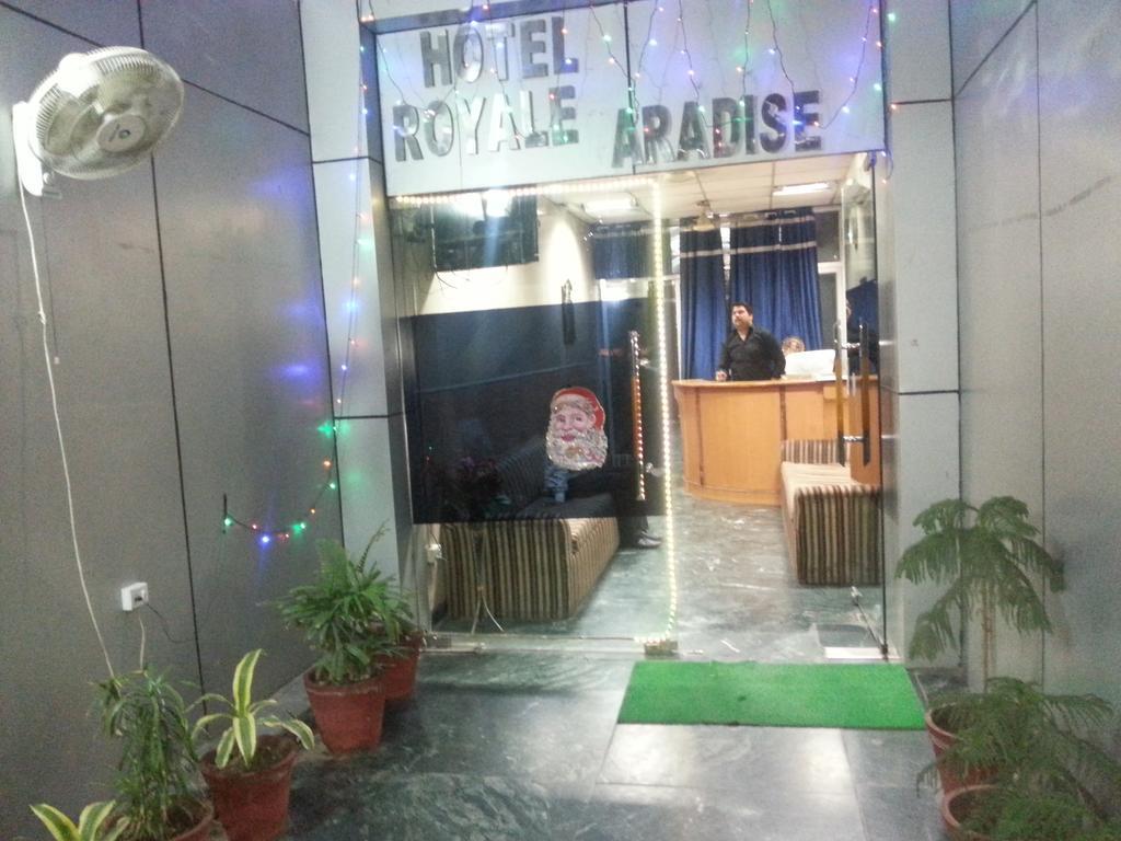 Hotel Royale Paradise Noida Buitenkant foto